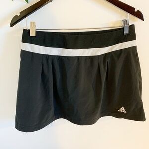 Adidas running skirt! Inside shorts with pocket! S